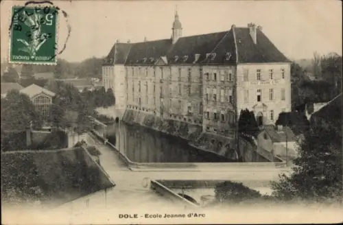 Ak Dole Jura, Ecole Jeanne d'Arc