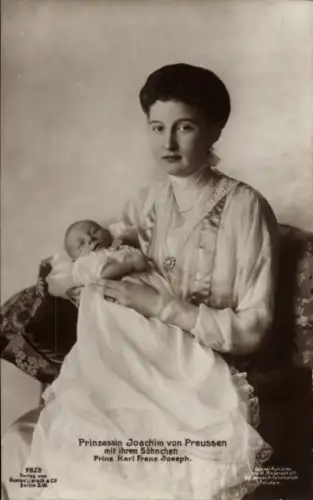 Ak Prinzessin Marie Auguste von Anhalt, Ehefrau Joachim von Preußen, Prinz Karl Franz Joseph