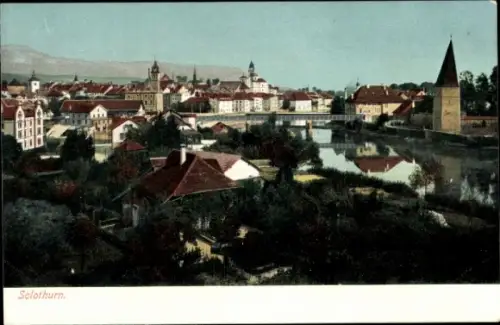 Ak Solothurn Stadt Schweiz, Stadtansicht von  Fluss, Gebäude, Bäume, Hügel im Hintergrund