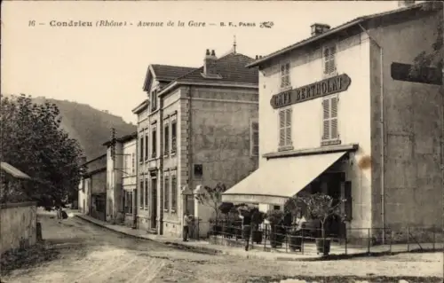 Ak Condrieu Rhône,  Avenue de la Gare, Cafe Bertholat, B. F. Paris