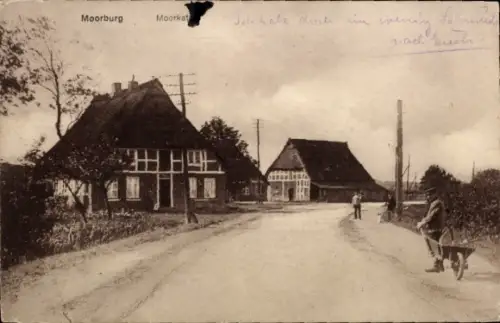 Ak Hamburg Harburg Moorburg, Moorkaten, Alte Häuser, Mann mit Schubkarre