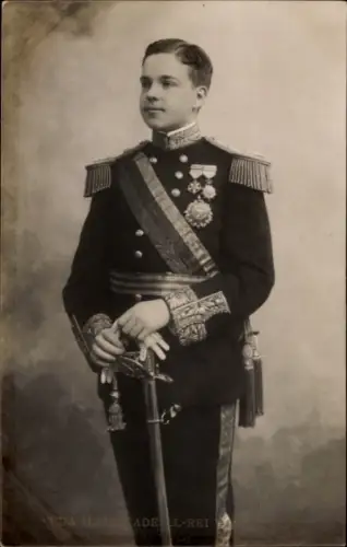 Ak König Manuel II von Portugal, Portrait in Uniform