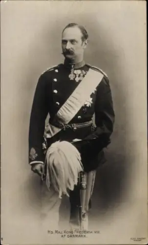 Ak König Frederik VIII von Dänemark, Portrait in Uniform