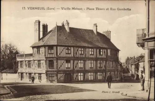 Ak Les Bois Francs Verneuil Eure, Historisches Gebäude, Platz Thiers, Rue Gambetta, Foto J. Braul