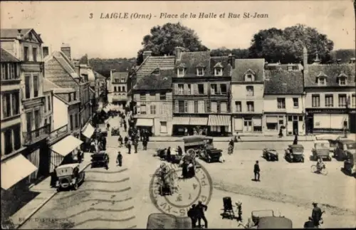 CPA L'Aigle Laigle Orne, Place de la Halle et Rue St Jean