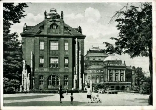 Ak Chemnitz in Sachsen, Museum und Oper, architektonische Gebäude, Grüntöne, Freizeitbereich