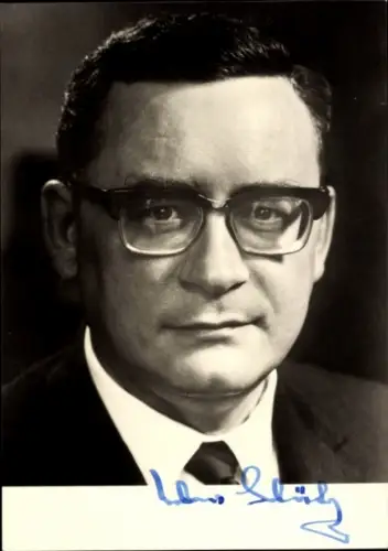 Ak Klaus Schütz, Reg. Bürgermeister v. Berlin, SPD, Portrait, aufgedruckte Unterschrift