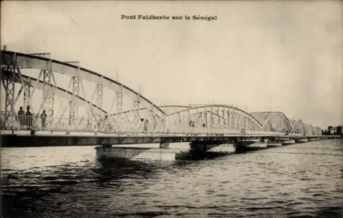 Ak Senegal, Brücke über den  Pont Faldherbe, Wasser, Menschen