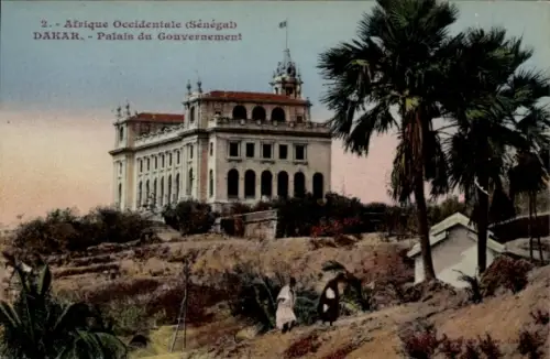 Ak Dakar Senegal, Palais du Gouvernement,  Afrika, Pflanzen, Menschen