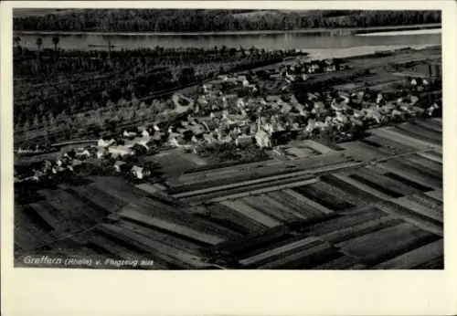 Ak Greffern Rheinmünster am Rhein, Luftaufnahme von Greffern, Felder und Häuser, Rhein im Hinterg