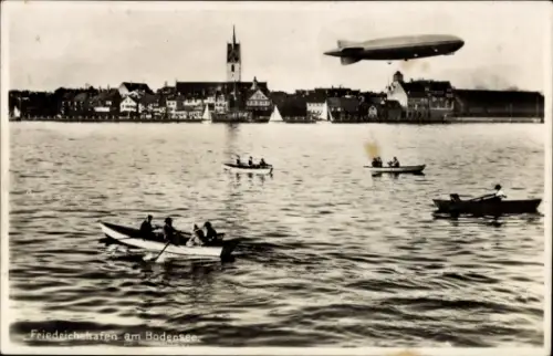 Ak Friedrichshafen am Bodensee, Graf Zeppelin Luftschiff, Ruderboote