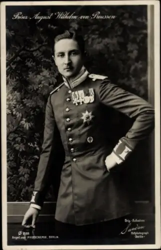 Ak Prinz August Wilhelm von Preußen, Standportrait, PH 2188