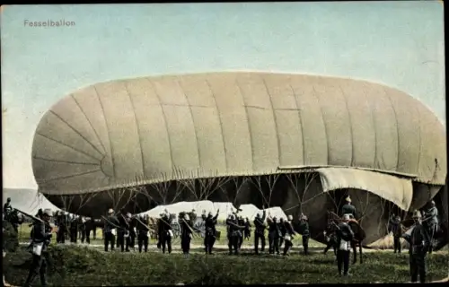 Ak Fesselballon, Deutsche Soldaten in Uniformen