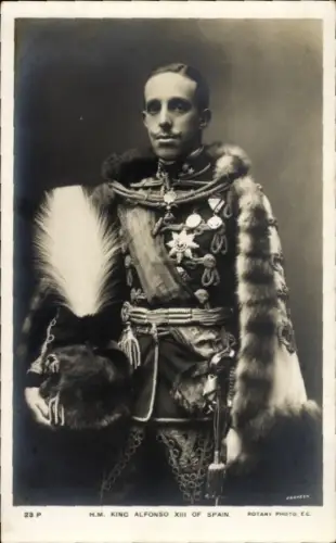 Ak König Alfons XIII. von Spanien, Portrait in Uniform