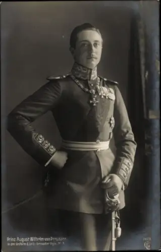 Ak Prinz August Wilhelm von Preußen, Standportrait, Liersch 2823