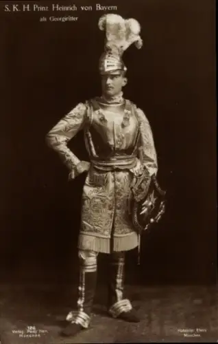 Ak Prinz Heinrich von Bayern, Standportrait in der Tracht der Georgiritter