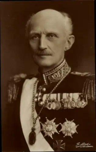 Ak Prinz Carl von Schweden, Portrait in Uniform