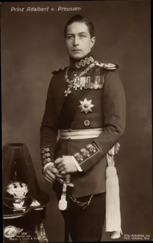 Ak Adalbert Prinz von Preußen, Portrait in Uniform, Orden