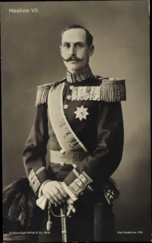 Ak König Haakon VII. von Norwegen, Portrait in Uniform