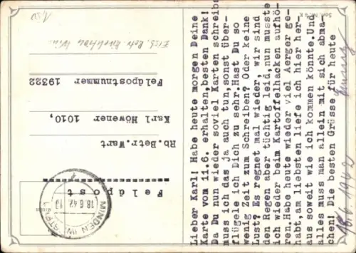 Ak Seemann mit Blumenstrauß, Matrose, Kriegsschiff