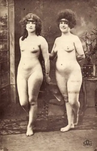 CPA Zwei nackte Frauen stehend, Erotik