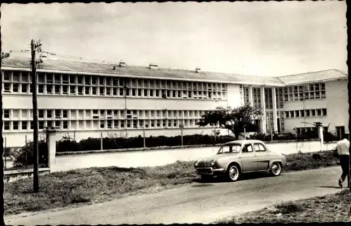 Ak Cayenne Französisch Guayana, Institut Pasteur, Gebäude, Auto,  Foto