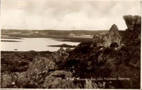 Ak Kanalinsel Guernsey, Rocquaine Bay, Plienmont,  Felsen, Wasser, Landschaft