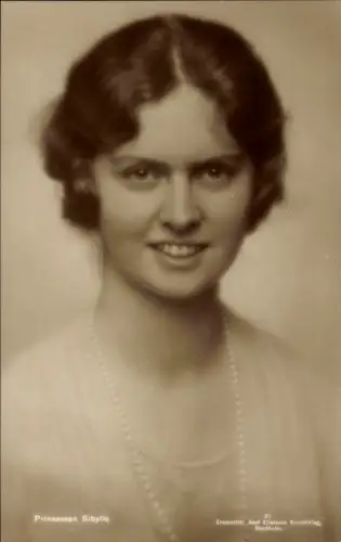 Ak Prinzessin Sibylle, Perlenkette, Portrait