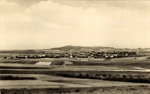 Ak Rauschwitz Elstra Oberlausitz, Landschaftsaufnahme, Hügel, Wiesen, Felder, Dorfansicht