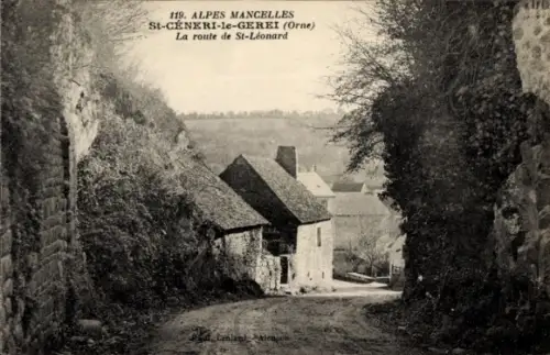 Ak Alpes Manchelles CPA 61, St Céneri le Gerei,La route