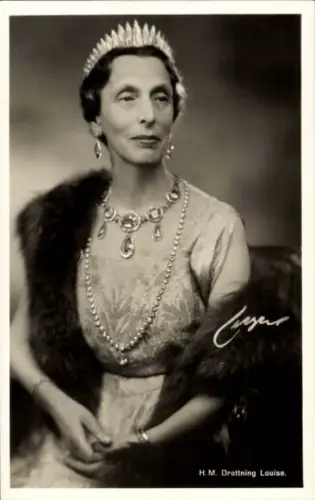Ak Königin Louise Mountbatten von Schweden, Portrait