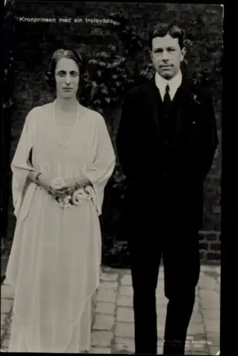 Ak Kronprinz Gustav Adolf von Schweden, Kronprinzessin, Lady Louise Mountbatten, Portrait