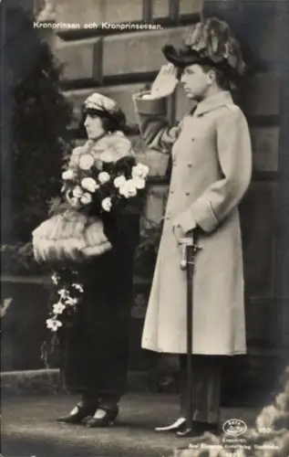 Ak Kronprinz Gustaf Adolf, Kronprinzessin Louise Mountbatten, Portrait