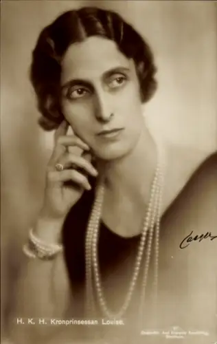 Ak Kronprinzessin Louise von Schweden, Portrait, Perlenkette