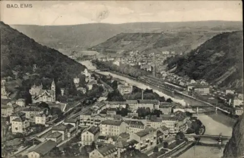 Ak Bad Ems an der Lahn, Landschaft mit Fluss, Hügeln, Häusern,  Schwarz-Weiß
