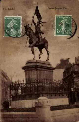 Ak Lille Nord, Statue Jeanne d'Arc, Reiterstatue,  grüne Briefmarken