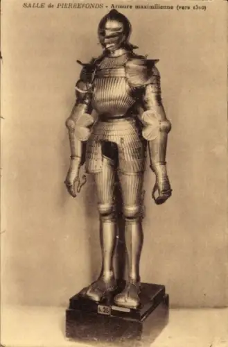 Ak Pierrefonds Oise, Ritterrüstung, Museum,  1510, Rüstung, Statue