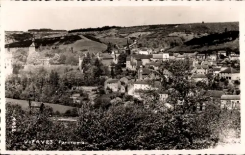 Ak Vierves Namur Wallonien, Panoramablick auf  ländliche Umgebung, Häuser, Bäume
