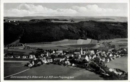 Ak Unteressendorf Hochdorf an der Riß Oberschwaben, Luftaufnahme von Unteressendorf, Landschaft, 