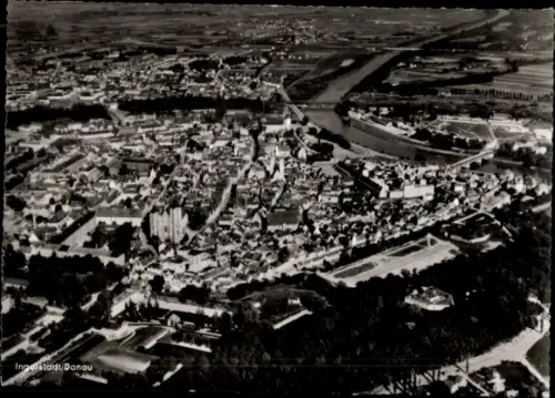 Ak Ingolstadt an der Donau Oberbayern, Luftaufnahme von  Stadtansicht, Fluss, Landschaft