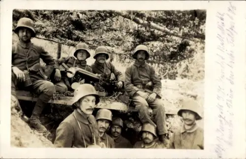 Foto Ak Deutsche Soldaten in Uniform, MG, Kriegsschauplatz 1. WK