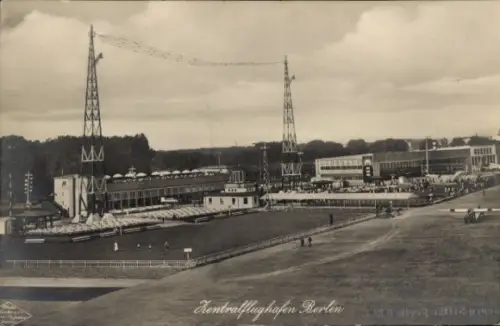 Ak Berlin Tempelhof, Zentralflughafen, Gesamtansicht, Startbahn