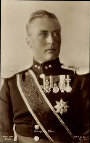 Ak Kronprinz Olav von Norwegen, Portrait in Uniform