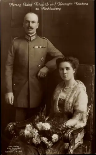 Ak Herzog Adolf Friedrich und Herzogin Feodora zu Mecklenburg, Portrait