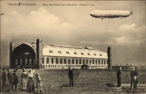 Ak Hamburg Nord Fuhlsbüttel, Neue Ballonhalle mit Luftkreuzer Victoria Luise, Zeppelin