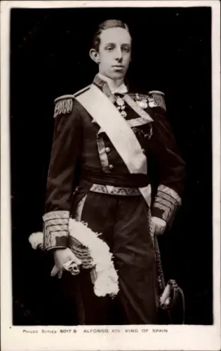 Ak König Alfons XIII. von Spanien, Portrait in Uniform