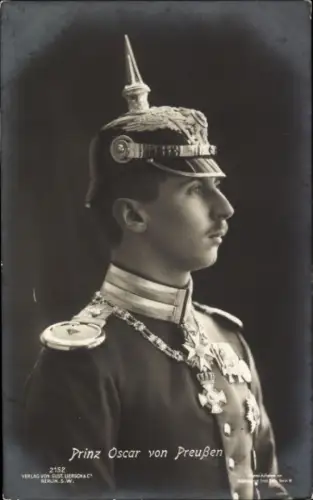 Ak Prinz Oskar von Preußen, Portrait in Uniform, Pickelhaube, Orden