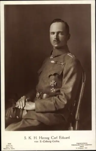 Ak Herzog Carl Eduard von Sachsen Coburg Gotha, Sitzportrait, Uniform