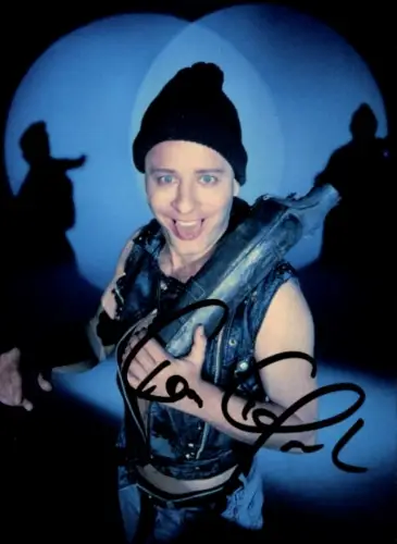 Ak Schauspieler und Komiker Tom Gerhardt, Live-Dackel mit Sekt, Portrait, Autogramm