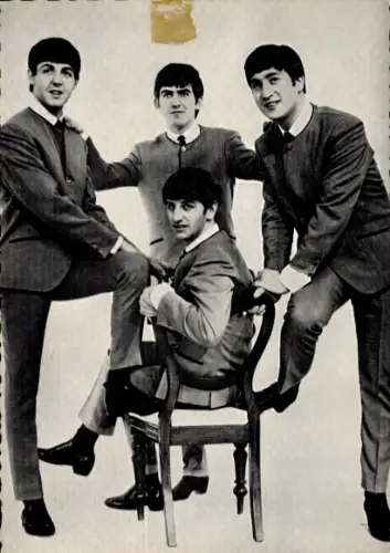 Ak Musikgruppe The Beatles, Portrait, John Lennon, Paul McCartney, Ringo Starr